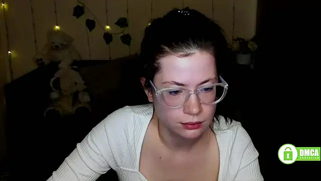 Snapshot of Alicia_redfollow chatting on February 21, 2025, 5:24 am Alicia redfollow online show from February 21, 2025, 5:24 am