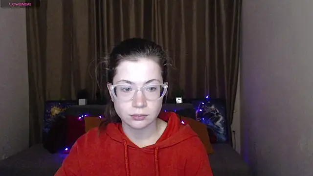 Snapshot of Alicia_redfollow chatting on March 9, 2025, 6:21 pm Alicia redfollow online show from March 9, 2025, 6:21 pm