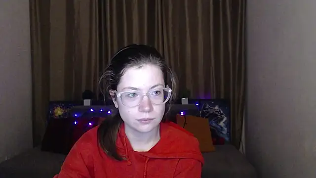 Snapshot of Alicia_redfollow chatting on March 12, 2025, 6:29 am Alicia redfollow online show from March 12, 2025, 6:29 am