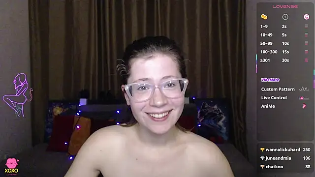 Snapshot of Alicia_redfollow chatting on March 15, 2025, 9:30 am Alicia redfollow online show from March 15, 2025, 9:30 am