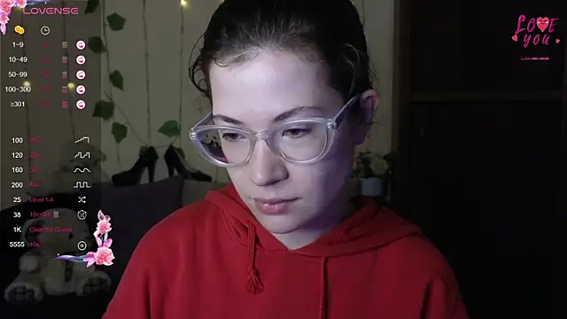 Snapshot of Alicia_redfollow chatting on March 16, 2025, 6:31 am Alicia redfollow online show from March 16, 2025, 6:31 am