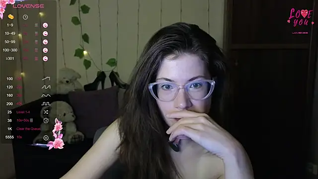 Snapshot of Alicia_redfollow chatting on March 16, 2025, 9:38 am Alicia redfollow online show from March 16, 2025, 9:38 am