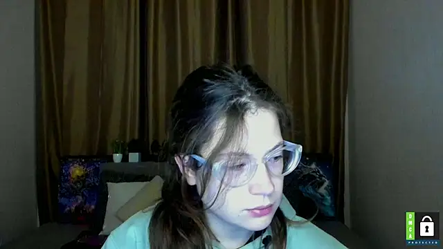 Snapshot of Alicia_redfollow chatting on October 25, 2025, 11:07 am Alicia redfollow online show from October 25, 2025, 11:07 am