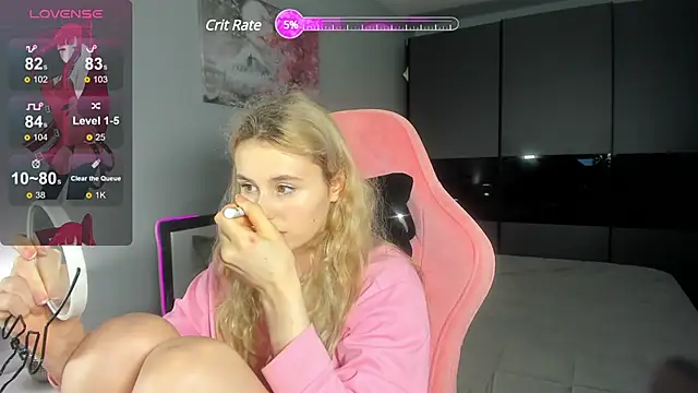 Molly Toads online show from December 26, 2024, 7:56 am