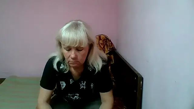 Snapshot of sakura_blonde chatting on February 15, 2025, 6:01 pm sakura blonde online show from February 15, 2025, 6:01 pm