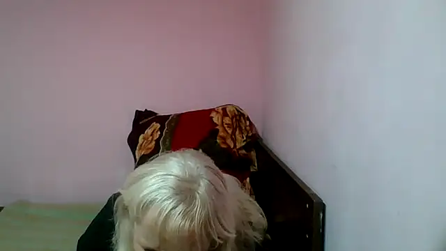 Snapshot of sakura_blonde chatting on February 15, 2025, 9:04 pm sakura blonde online show from February 15, 2025, 9:04 pm