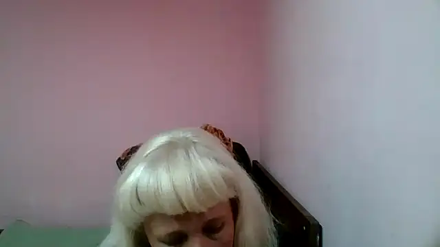 Snapshot of sakura_blonde chatting on February 16, 2025, 5:37 pm sakura blonde online show from February 16, 2025, 5:37 pm