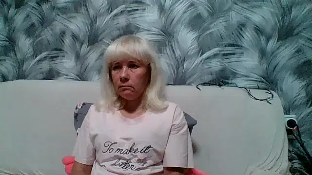 Snapshot of sakura_blonde chatting on October 4, 2025, 5:05 am sakura blonde online show from October 4, 2025, 5:05 am