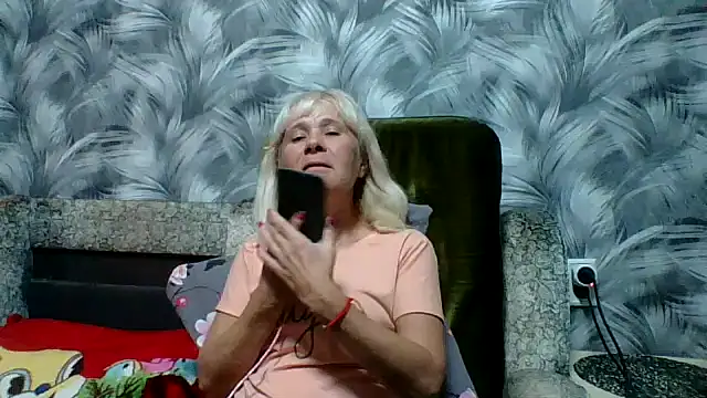 Snapshot of sakura_blonde chatting on October 11, 2025, 6:39 pm sakura blonde online show from October 11, 2025, 6:39 pm