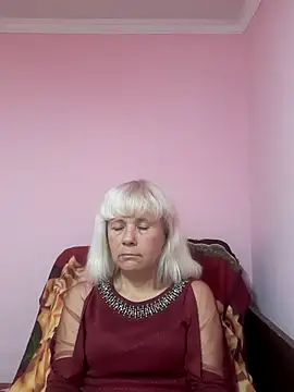 sakura blonde online show from December 4, 2025, 7:28 am