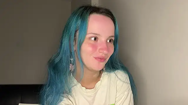 bumble bee online show from January 19, 2025, 4:04 pm