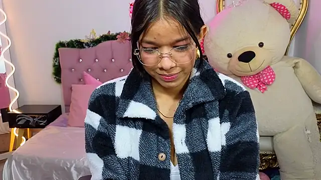 Snapshot of Emilly_tay chatting on January 3, 2025, 2:54 am Emilly tay online show from January 3, 2025, 2:54 am