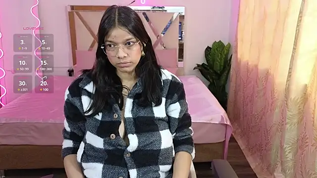 Snapshot of Emilly_tay chatting on January 3, 2025, 3:12 pm Emilly tay online show from January 3, 2025, 3:12 pm