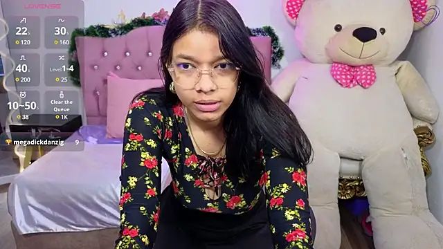 Snapshot of Emilly_tay chatting on January 10, 2025, 11:11 am Emilly tay online show from January 10, 2025, 11:11 am