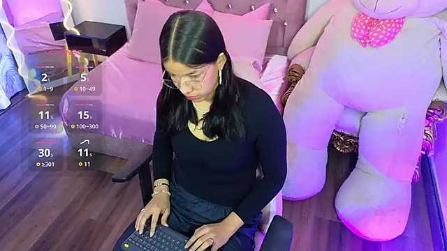 Snapshot of Emilly_tay chatting on January 21, 2025, 12:07 pm Emilly tay online show from January 21, 2025, 12:07 pm