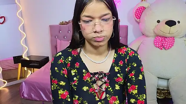 Snapshot of Emilly_tay chatting on January 23, 2025, 11:26 am Emilly tay online show from January 23, 2025, 11:26 am