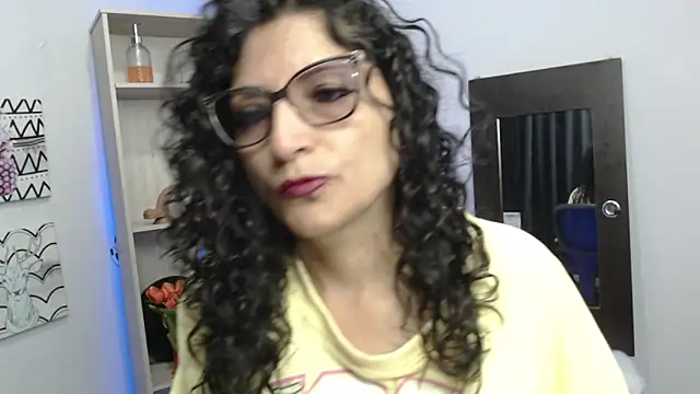 Snapshot of arianna_ros3 chatting on January 12, 2025, 2:41 pm arianna ros3 online show from January 12, 2025, 2:41 pm