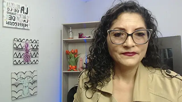 Snapshot of arianna_ros3 chatting on January 29, 2025, 3:15 pm arianna ros3 online show from January 29, 2025, 3:15 pm