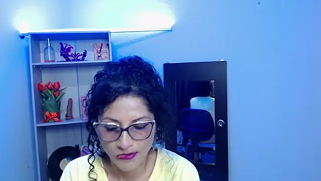 Snapshot of arianna_ros3 chatting on February 4, 2025, 3:47 pm arianna ros3 online show from February 4, 2025, 3:47 pm