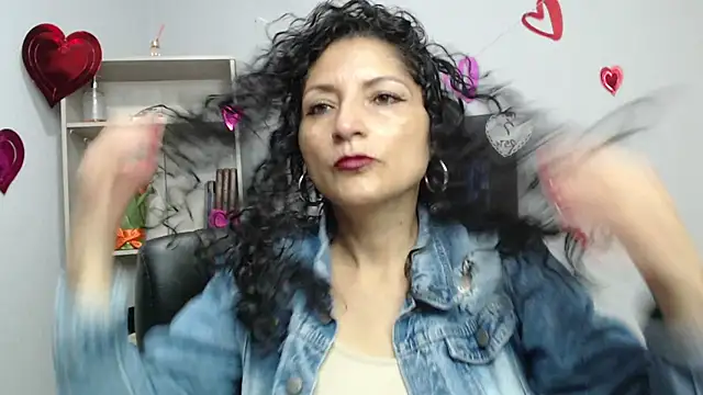 Snapshot of arianna_ros3 chatting on February 24, 2025, 2:15 pm arianna ros3 online show from February 24, 2025, 2:15 pm