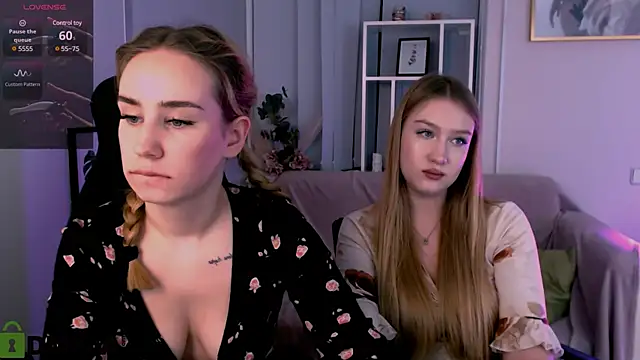 Snapshot of playful_sophie chatting on January 28, 2025, 11:39 pm playful sophie online show from January 28, 2025, 11:39 pm