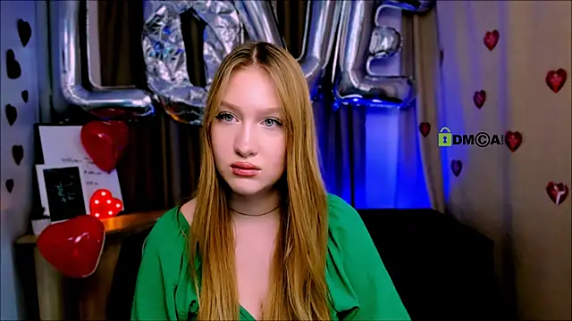 Snapshot of playful_sophie chatting on February 14, 2025, 1:18 pm playful sophie online show from February 14, 2025, 1:18 pm