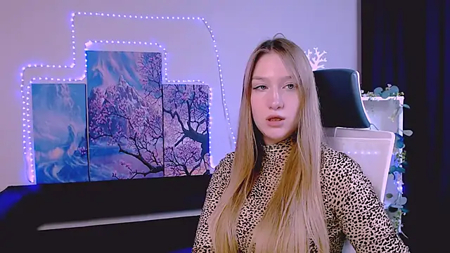 Snapshot of playful_sophie chatting on February 21, 2025, 3:45 am playful sophie online show from February 21, 2025, 3:45 am