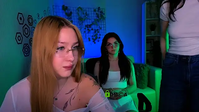 playful sophie online show from March 27, 2026, 8:52 pm