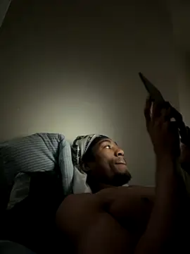 Snapshot of bigdickdomd chatting on December 2, 2025, 1:39 pm bigdickdomd online show from December 2, 2025, 1:39 pm