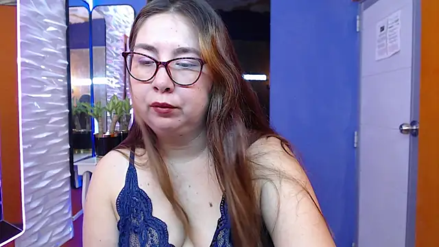 Snapshot of chloe_prg chatting on February 21, 2025, 1:11 pm chloe prg online show from February 21, 2025, 1:11 pm