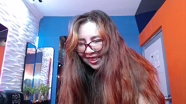 Snapshot of chloe_prg chatting on February 21, 2025, 4:16 pm chloe prg online show from February 21, 2025, 4:16 pm