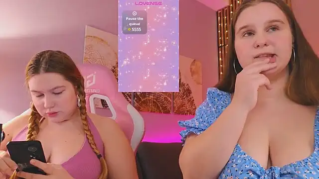 Snapshot of Ellie_Wellie chatting on February 16, 2025, 2:43 pm Ellie Wellie online show from February 16, 2025, 2:43 pm