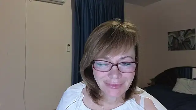 Snapshot of Miss_Moren chatting on November 25, 2025, 4:56 am Miss Moren online show from November 25, 2025, 4:56 am
