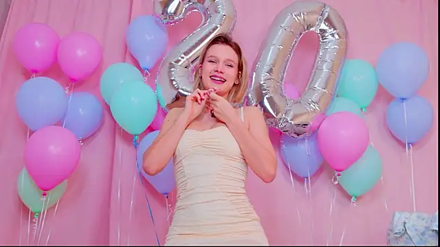 MeowthLilu online show from February 5, 2026, 3:55 am