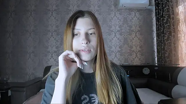 Snapshot of Agnes_Allenn chatting on September 16, 2025, 10:05 am Agnes Allenn online show from September 16, 2025, 10:05 am