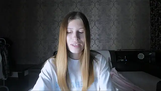 Snapshot of Agnes_Allenn chatting on October 10, 2025, 10:36 am Agnes Allenn online show from October 10, 2025, 10:36 am