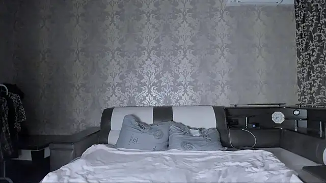 Snapshot of Agnes_Allenn chatting on October 16, 2025, 12:17 pm Agnes Allenn online show from October 16, 2025, 12:17 pm