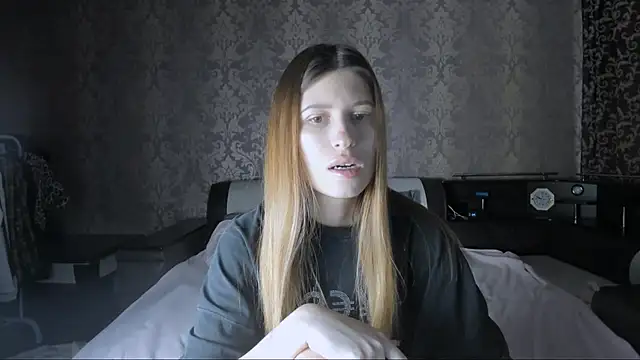 Snapshot of Agnes_Allenn chatting on October 18, 2025, 11:11 am Agnes Allenn online show from October 18, 2025, 11:11 am