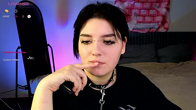 Snapshot of YumiYammy chatting on January 6, 2025, 12:59 am YumiYammy online show from January 6, 2025, 12:59 am