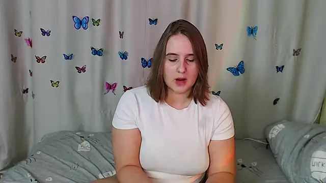 Snapshot of Phantommira chatting on January 22, 2025, 6:10 pm Phantommira online show from January 22, 2025, 6:10 pm