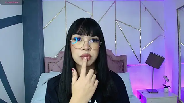 RoseCassie online show from January 17, 2025, 1:24 pm