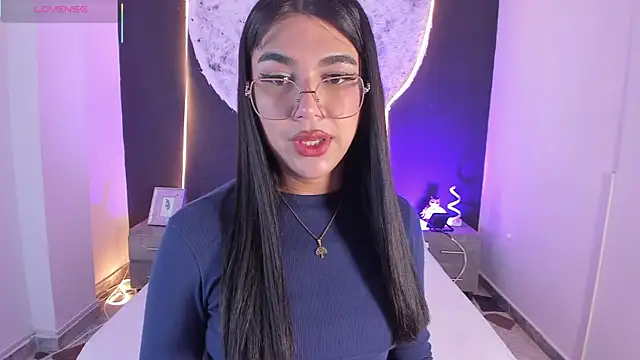 RoseCassie online show from November 30, 2025, 1:48 pm