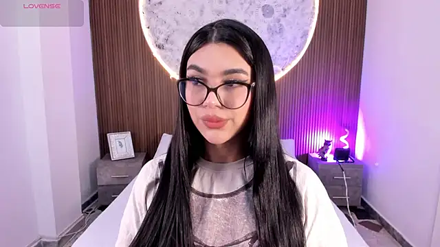 RoseCassie online show from December 18, 2025, 1:50 pm