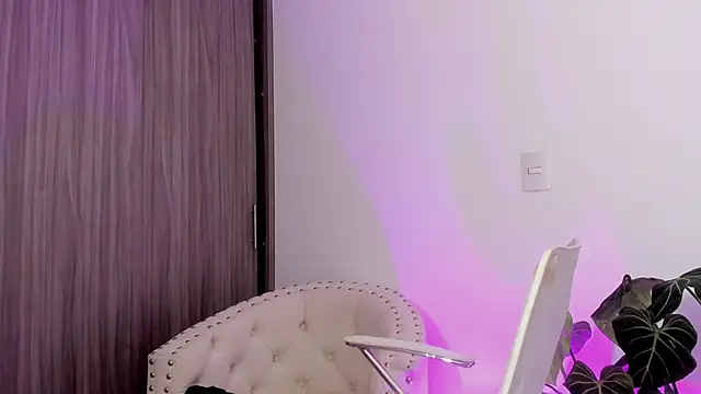 Sara Leblanc online show from March 13, 2025, 3:50 pm