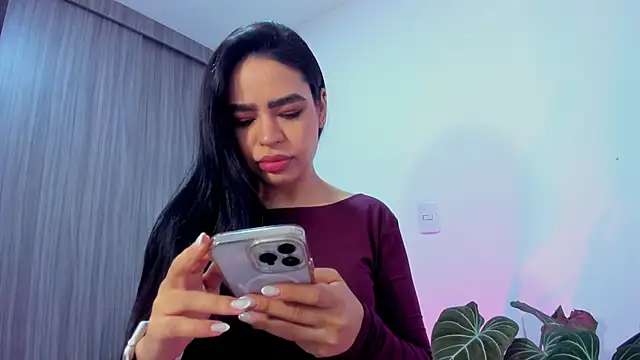 Sara Leblanc online show from November 21, 2025, 12:48 pm