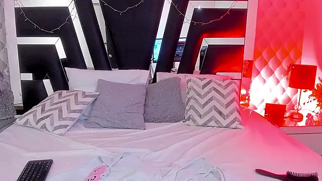 Snapshot of caroo_gomeez chatting on February 19, 2025, 6:00 pm caroo gomeez online show from February 19, 2025, 6:00 pm