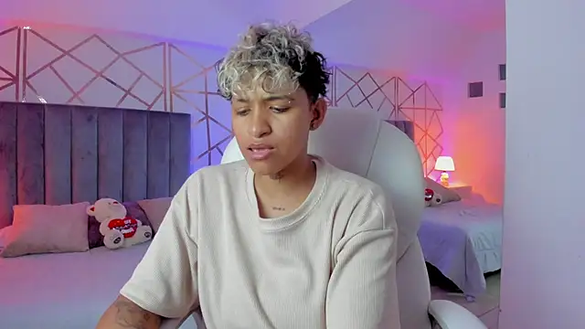 Snapshot of Dominick_jones chatting on January 9, 2025, 8:33 pm Dominick jones online show from January 9, 2025, 8:33 pm