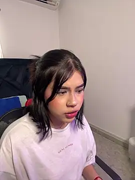 Lily Woodz online show from February 16, 2026, 7:10 pm