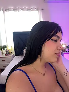 Lily Woodz online show from June 4, 2026, 7:09 pm