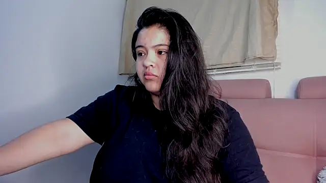 lizzie c online show from October 27, 2025, 8:18 am